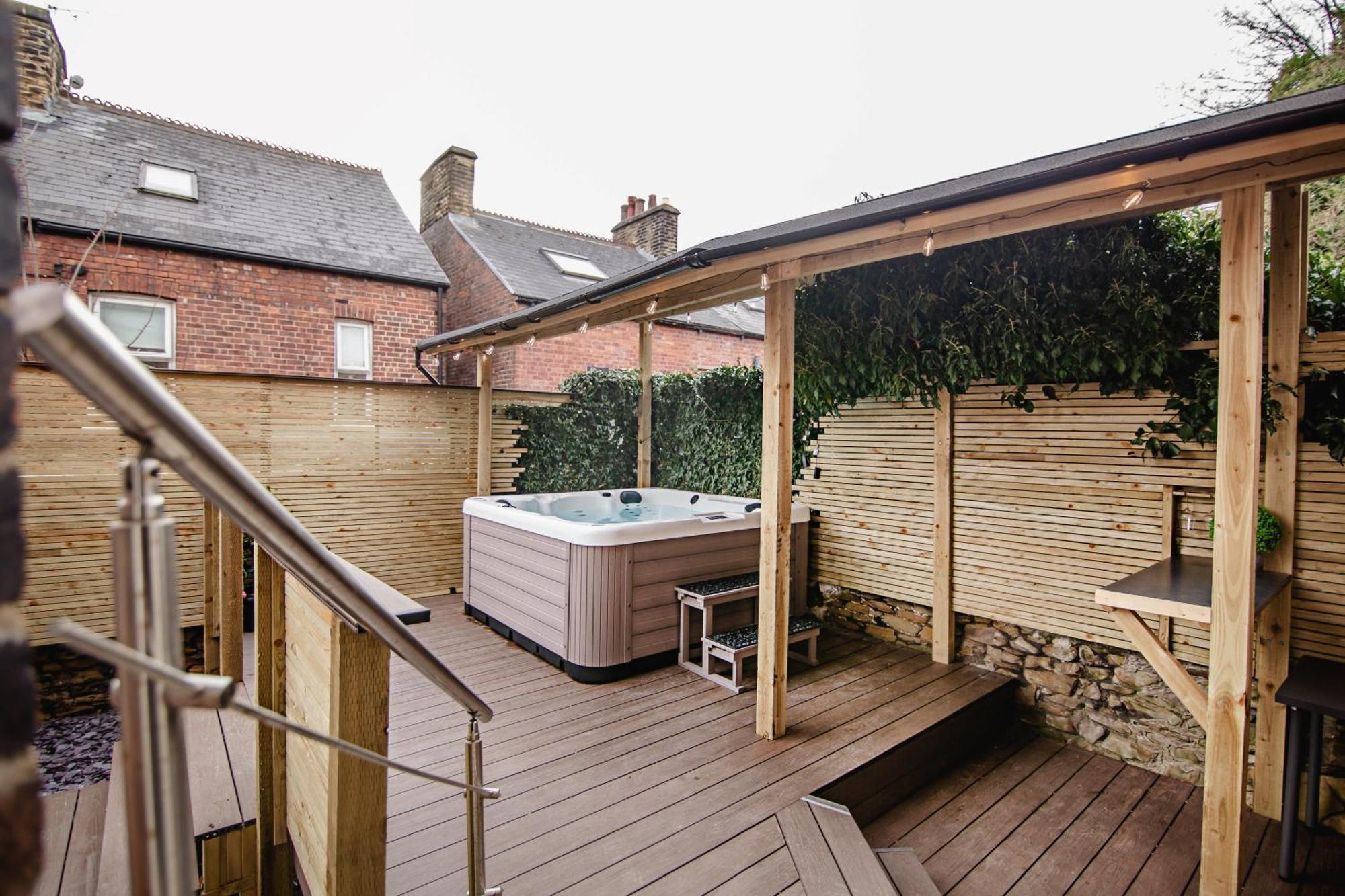 Modern Central Luxury Home With Hot Tub Sauna 11Ppl Sheffield Exteriér fotografie